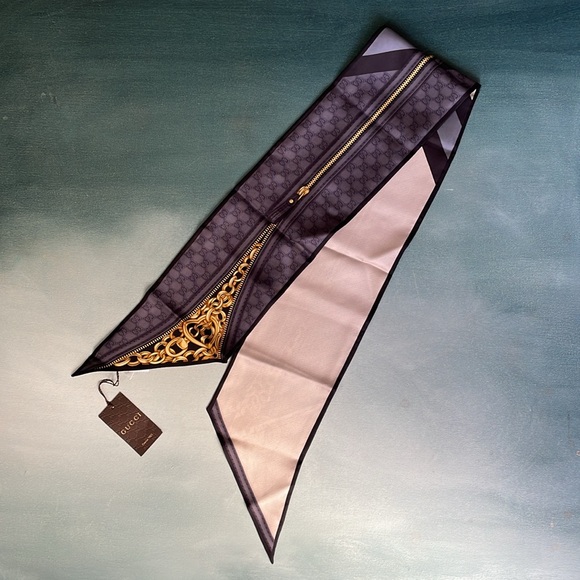 Authentic Gucci Monogram GG Silk Scarf - Picture 6 of 15